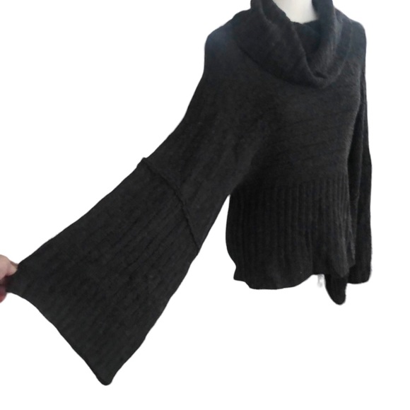 Calvin Klein Charcoal Gray Wide Sleeve Cowl Neck Angora Wool Sweater Size L - Picture 5 of 12